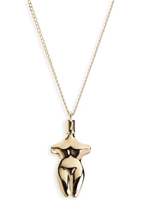 chloe femininities necklace